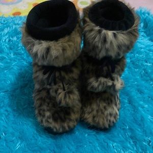 Guess leopard print faux fur boots girls size 13